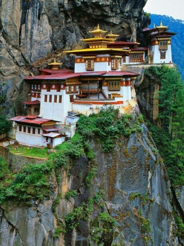 Read more about the article 4 Hidden Gems: Exploring Buddhist Monastery in the Himalayas